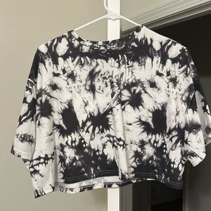 Black and White tie dye Cropped Tee